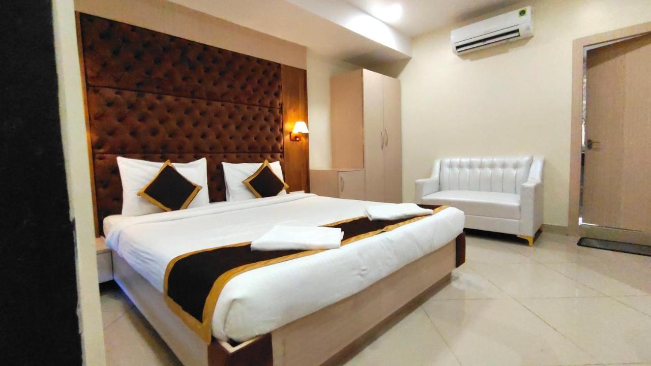 The Panash - Hotel & Banquet Kolkata Bagian luar foto