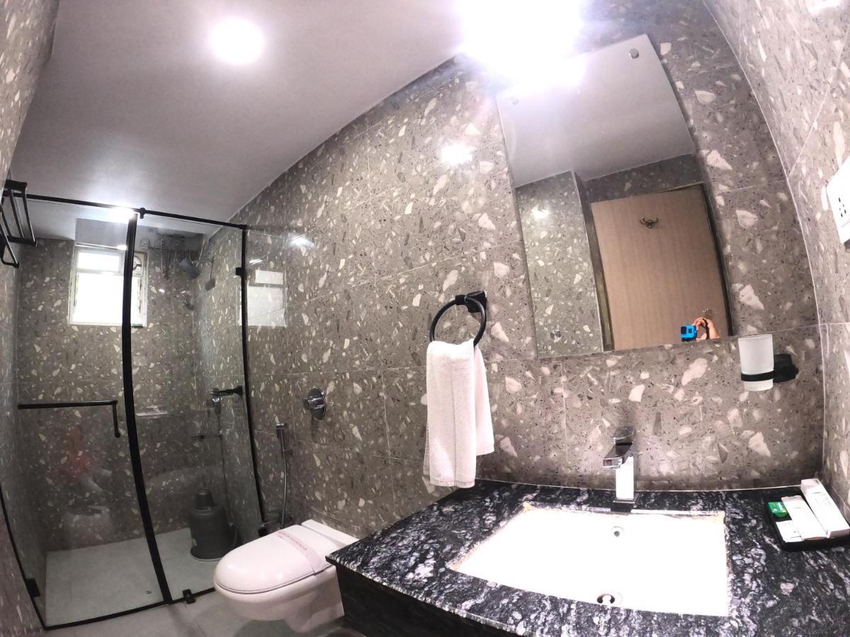 The Panash - Hotel & Banquet Kolkata Bagian luar foto